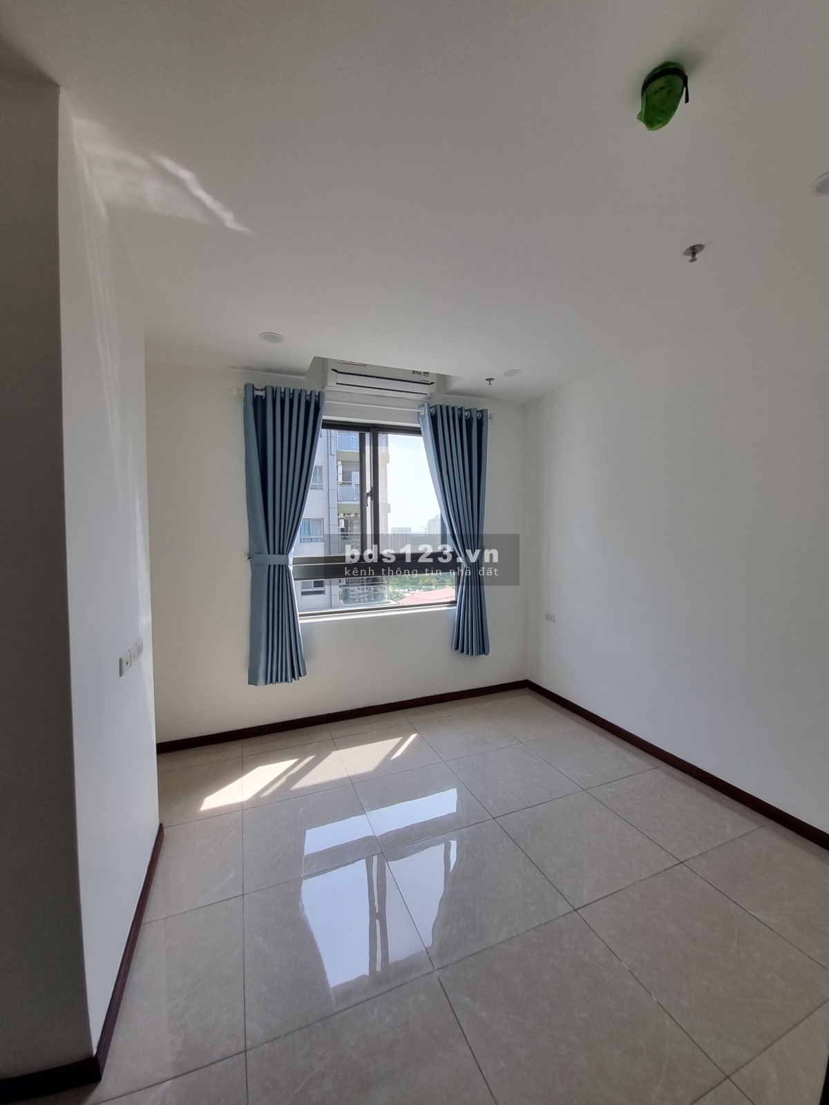 Cần cho thuê căn hộ Docklands Saigon, Đ/C 99 Nguyễn Thị Thập, Tân Phú,