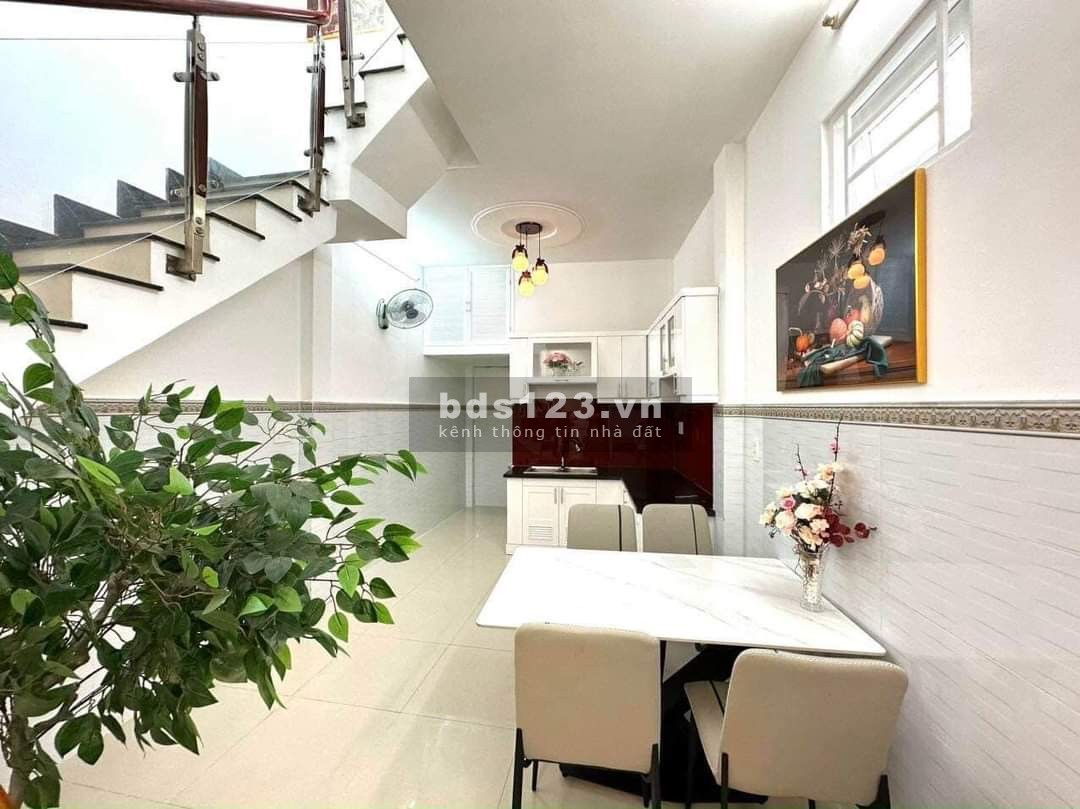 Giá rẻ nhất khu vực- hxh - sát mặt tiền - 56m² - nhỉnh 4 tỷ - Dương Quảng Hàm Gò Vấp