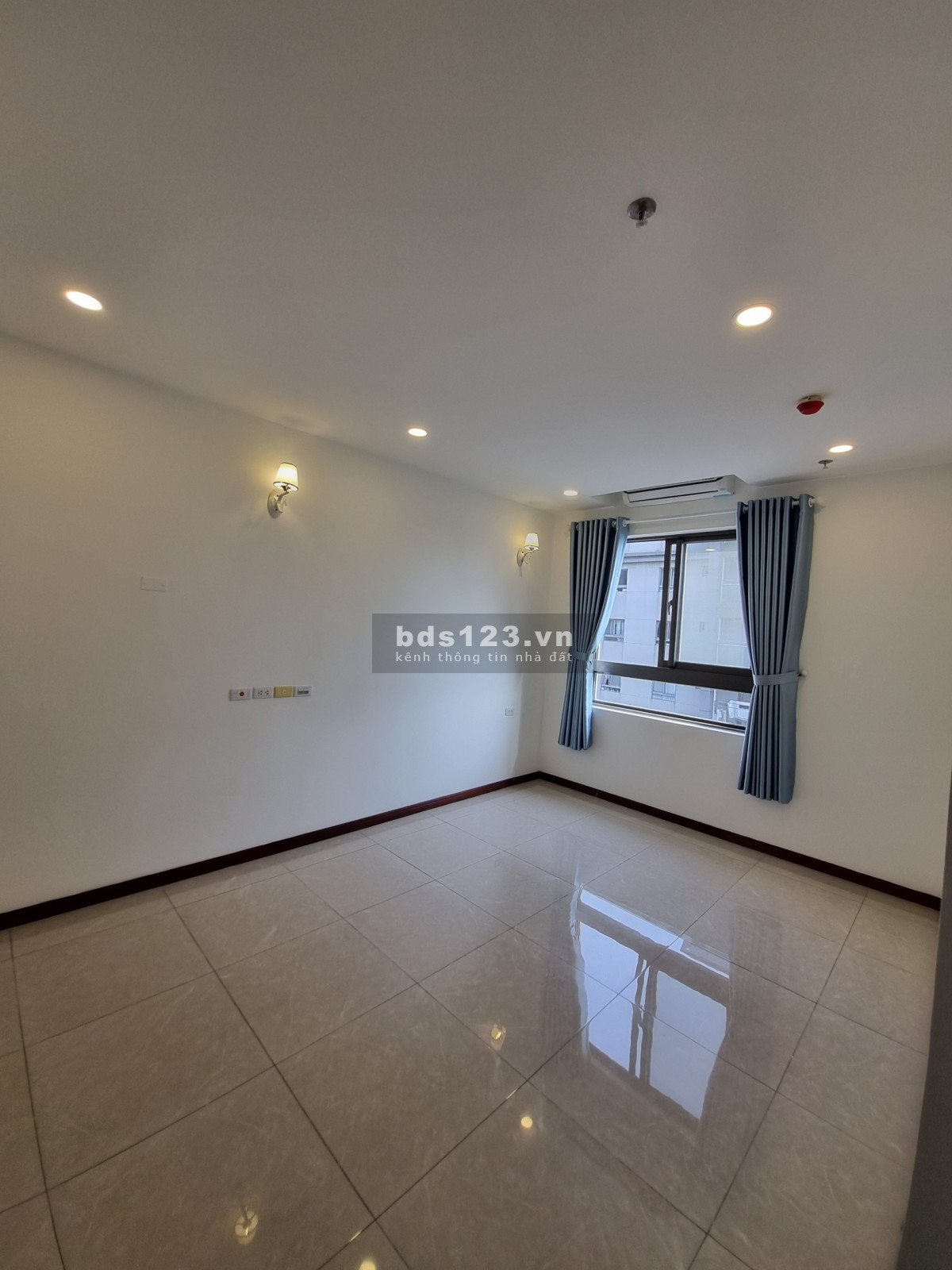 Cần cho thuê căn hộ Docklands Saigon, Đ/C 99 Nguyễn Thị Thập, Tân Phú,