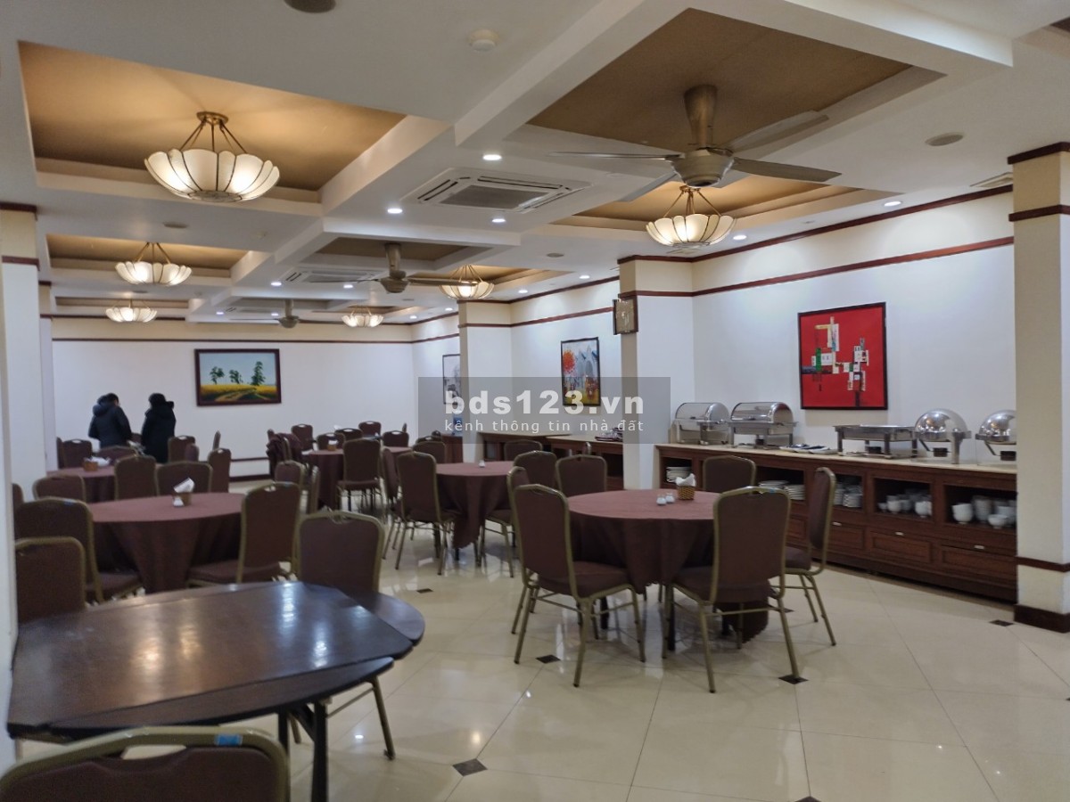 Mặt bằng 175m2 sẵn gian bếp. Kinh doanh mọi mô hình, nhà hàng. Tôn Đức Thắng
