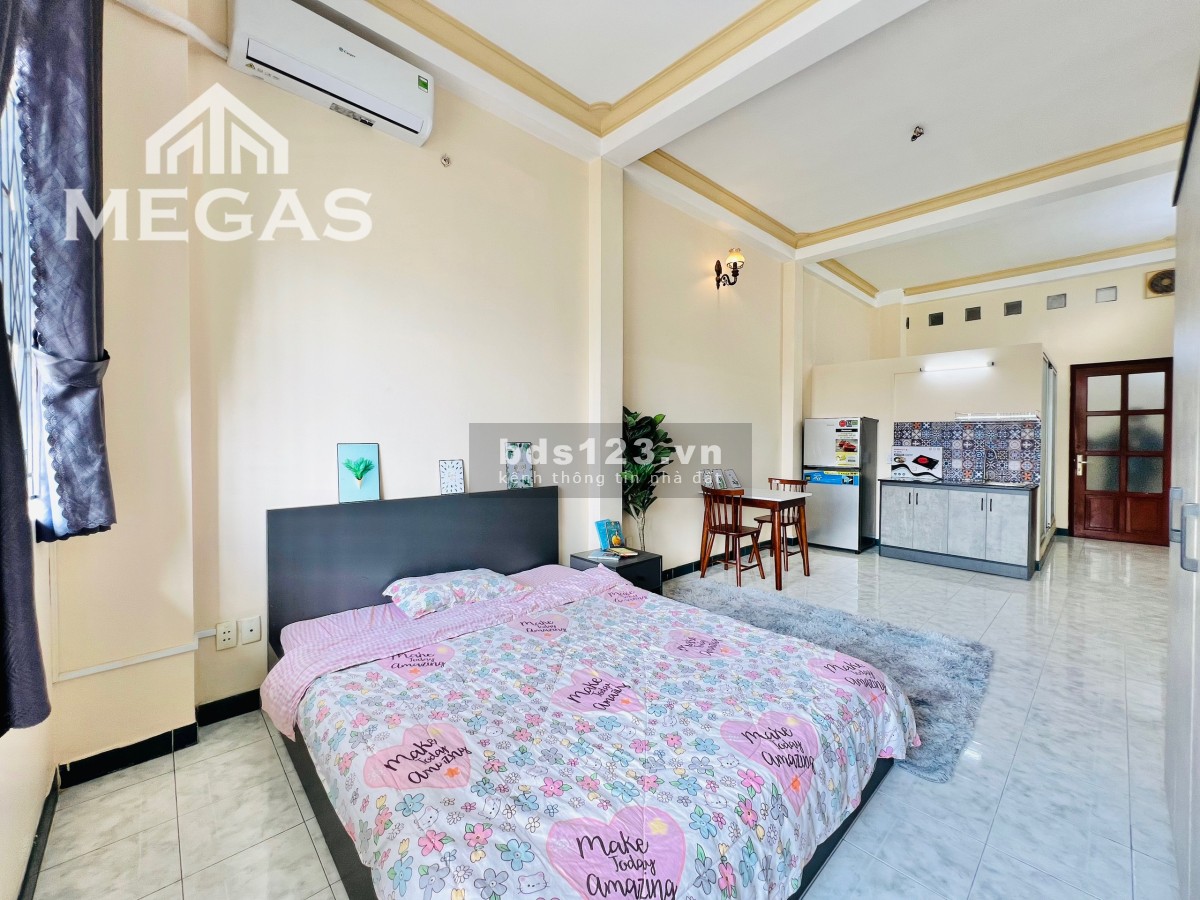 Căn hộ cho thuê full nội thất ngay cầu vượt - bancol rộng rãi, máy giặt riêng