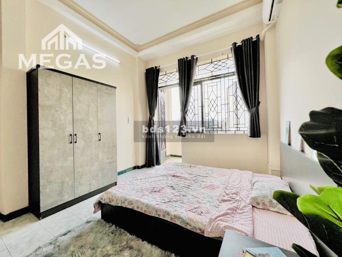 Căn hộ cho thuê full nội thất ngay cầu vượt - bancol rộng rãi, máy giặt riêng