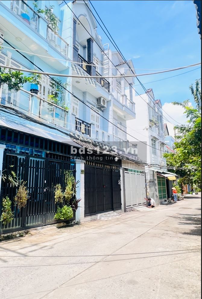 Nhà 3 tầng, hẻm 5m, Huỳnh Tấn Phát, quận 7, DT 5X11.5, Giá 4 tỷ 9