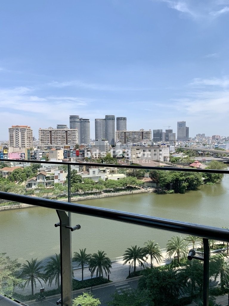 bán gấp căn hộ 50m giá 5ty Vinhomes Q1 Tphcm