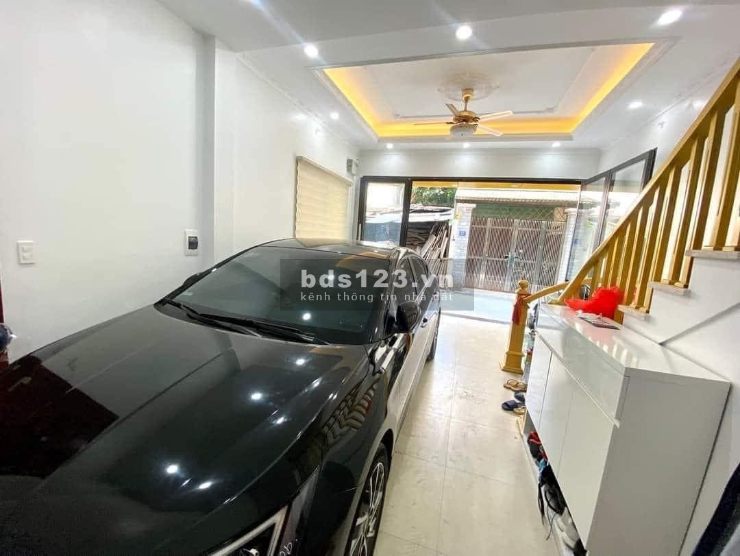 Bán Gấp nhà đẹp Ái Mộ , Long Biên . 6,9 Tỷ 5 tầng , Lô Góc , ngõ ô tô tránh thông , gara ô tô