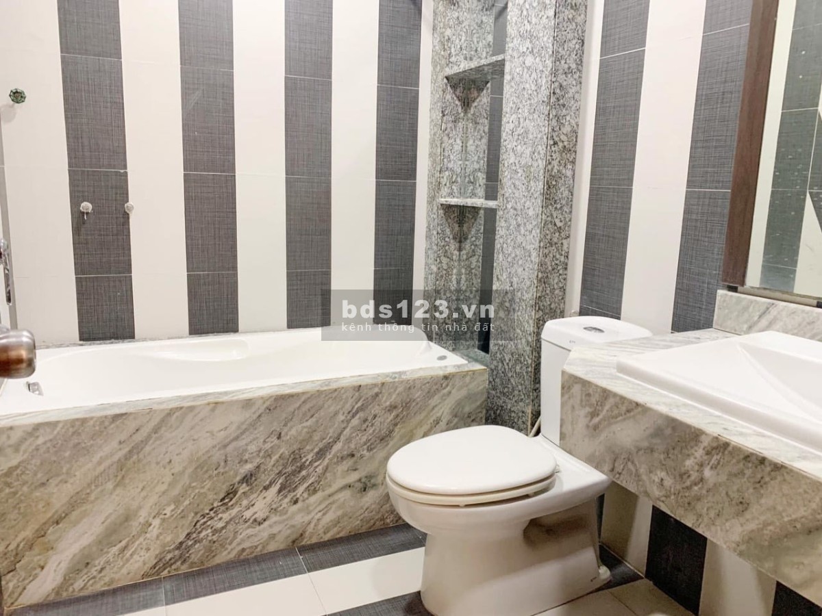 Bán gấp biệt thự phố Tây Sơn, cách phố 15m, 75m2 x 4T, giá chỉ 6.9 tỷ.