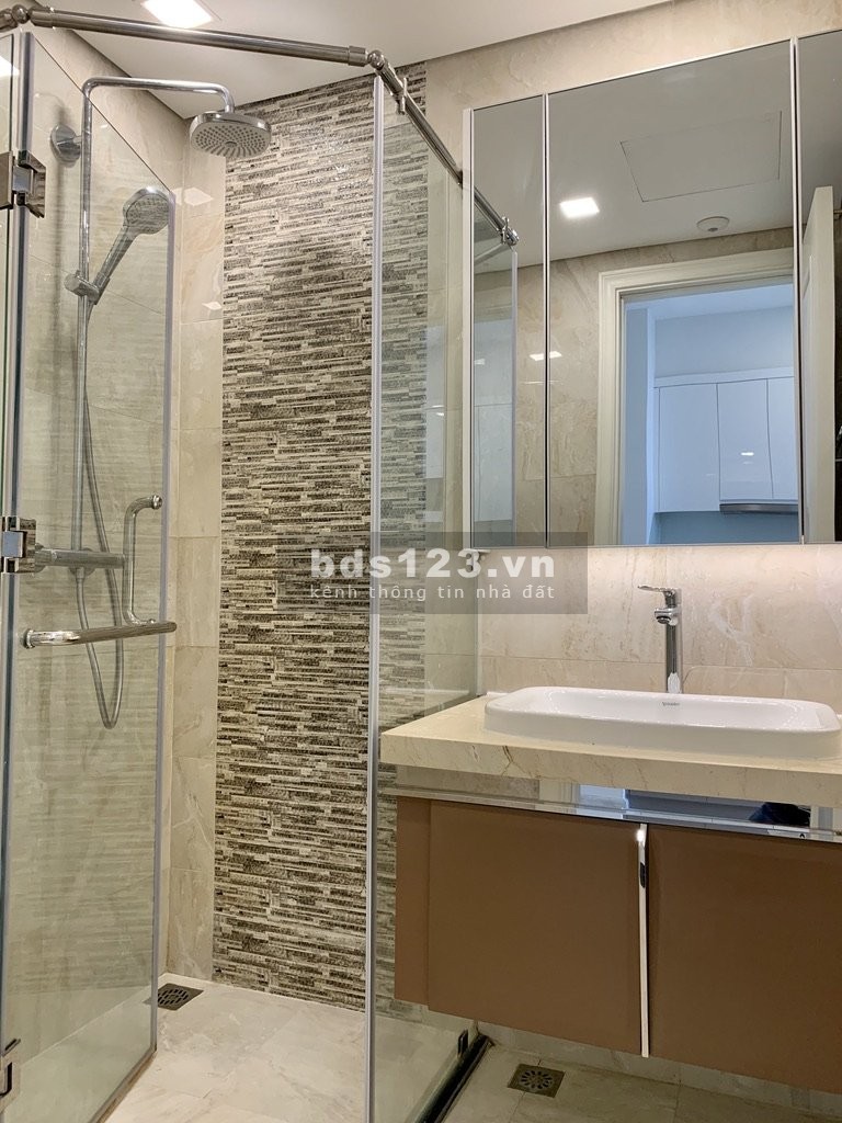 bán gấp căn hộ 50m giá 5ty Vinhomes Q1 Tphcm