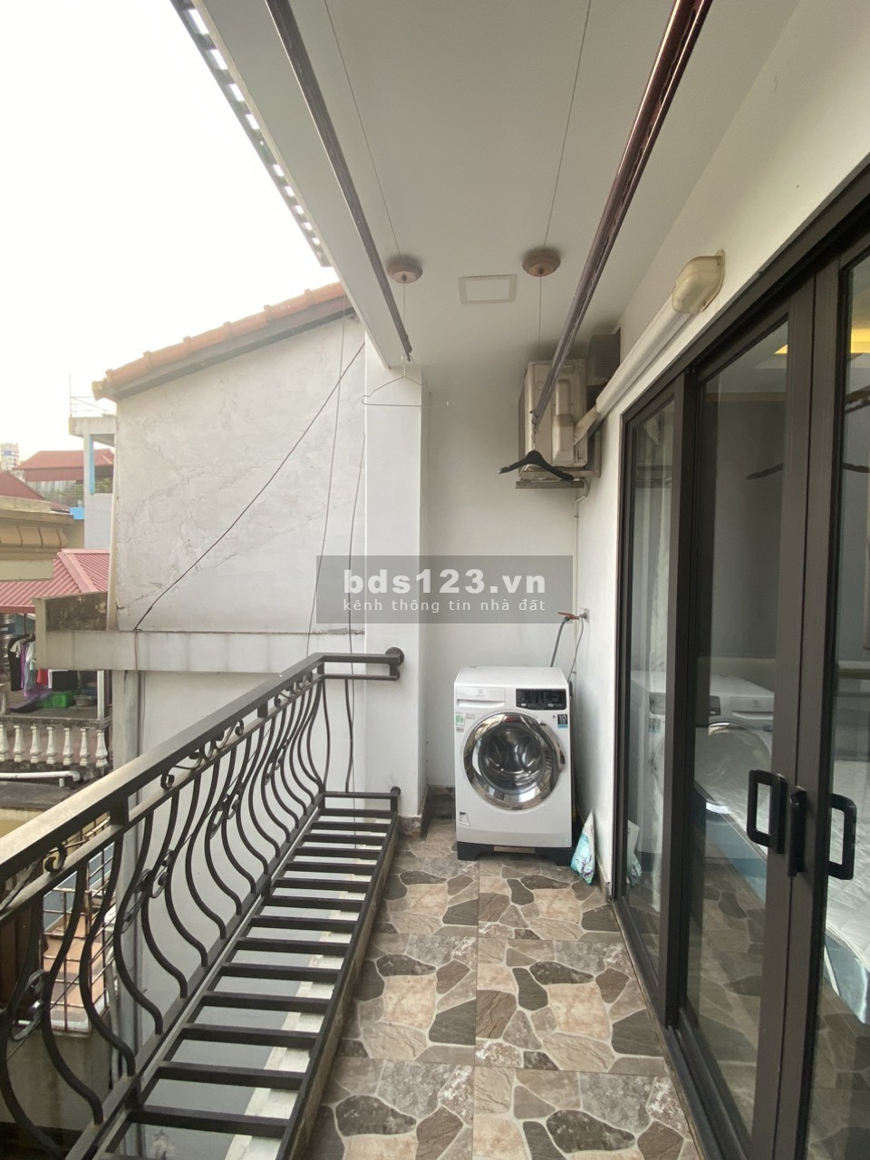 Cho thuê căn hộ dịch vụ Số 61C, Ngõ 29 Võng Thị, Tây Hồ. Sát View hồ cực thoáng. Chỉ 6Xtr