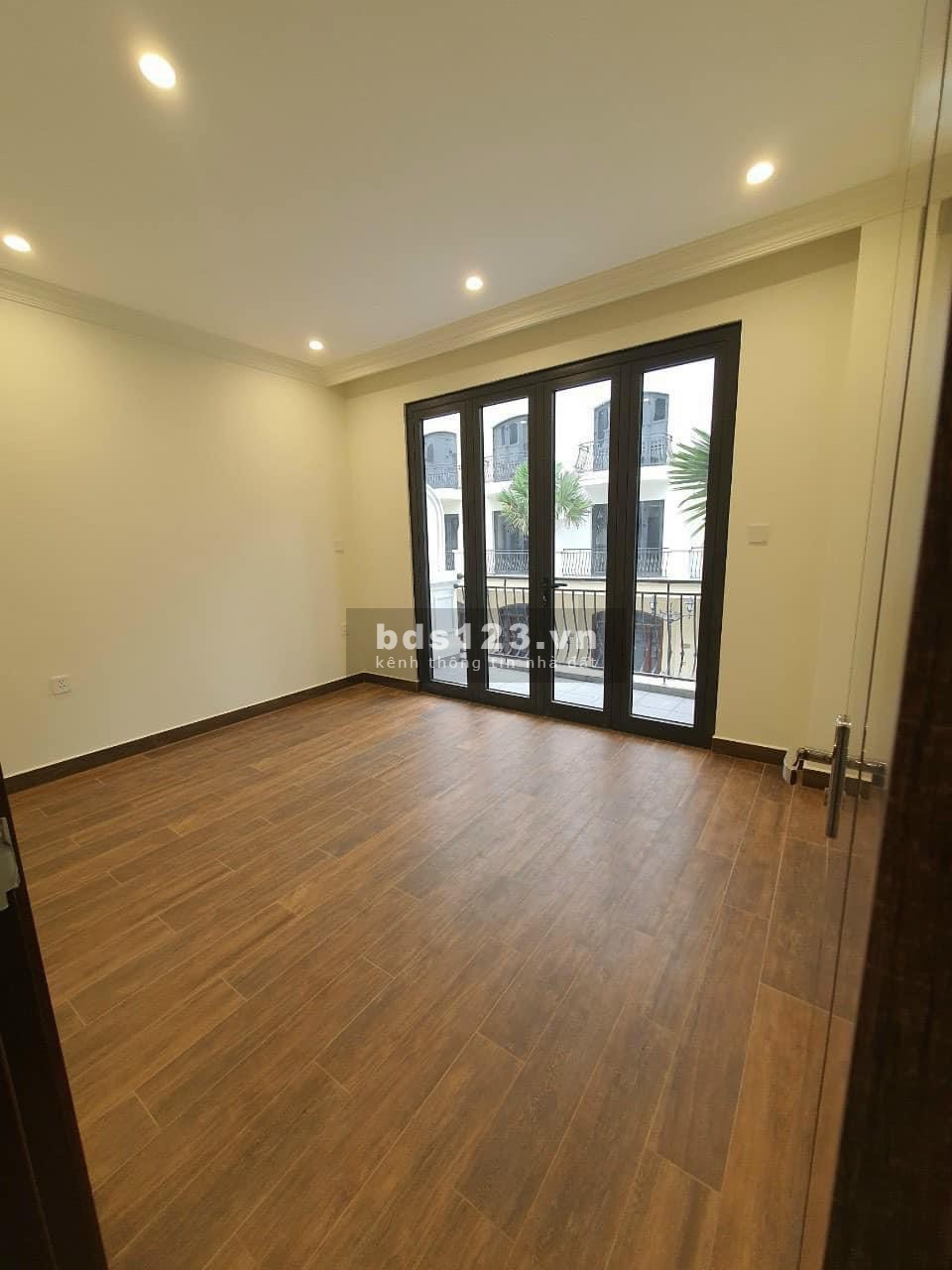 Bán Gấp Chà Là 59m2 giá 6,2 tỷ Bao Phí, đã hoàn thiện 3 tầng đang cho thuê 20tr/tháng Vin2- Hưng Yên