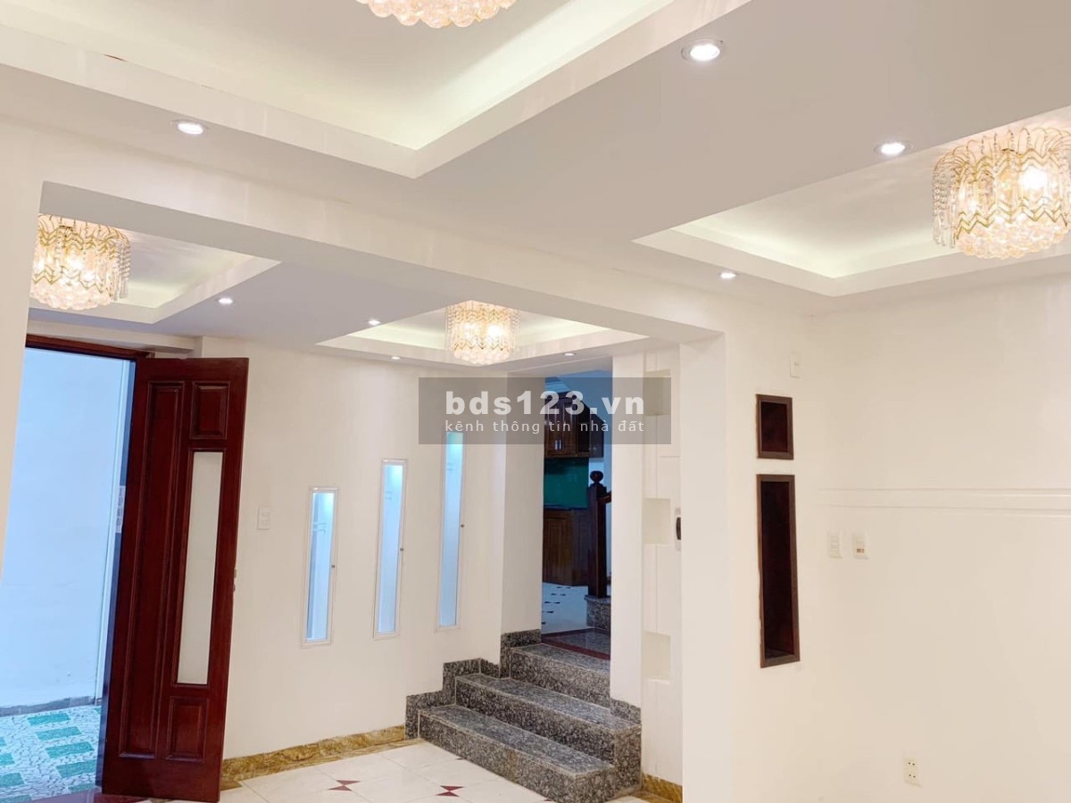 Bán gấp biệt thự phố Tây Sơn, cách phố 15m, 75m2 x 4T, giá chỉ 6.9 tỷ.