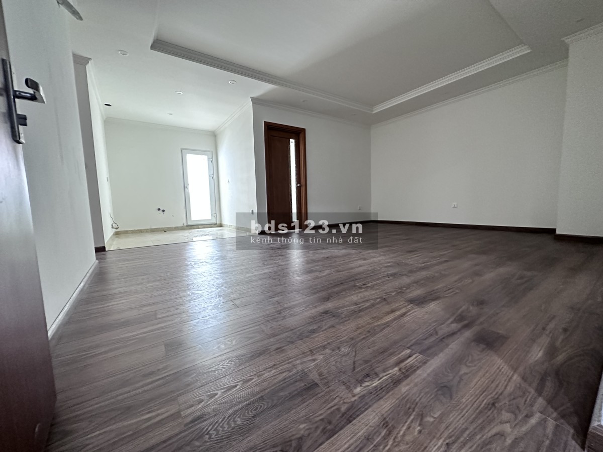 Chính chủ cần bán căn hộ 77.6m2 view Tây Nam chung cư Eurowindow River Park. LH: 0983 361 203