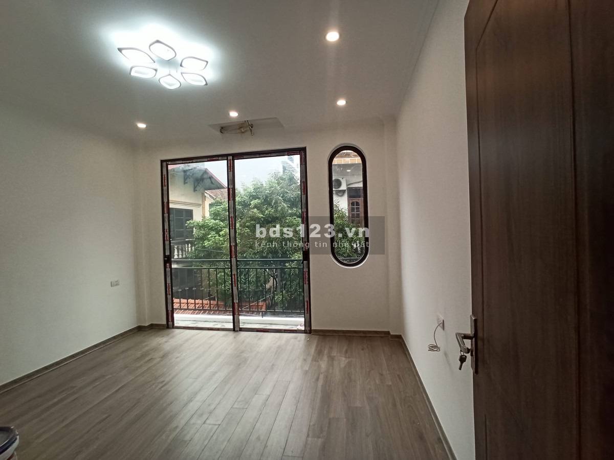 Bán nhà TƯ ĐÌNH, diện tích 50m, giá 4.88 tỷ, Ô TÔ đỗ nhà