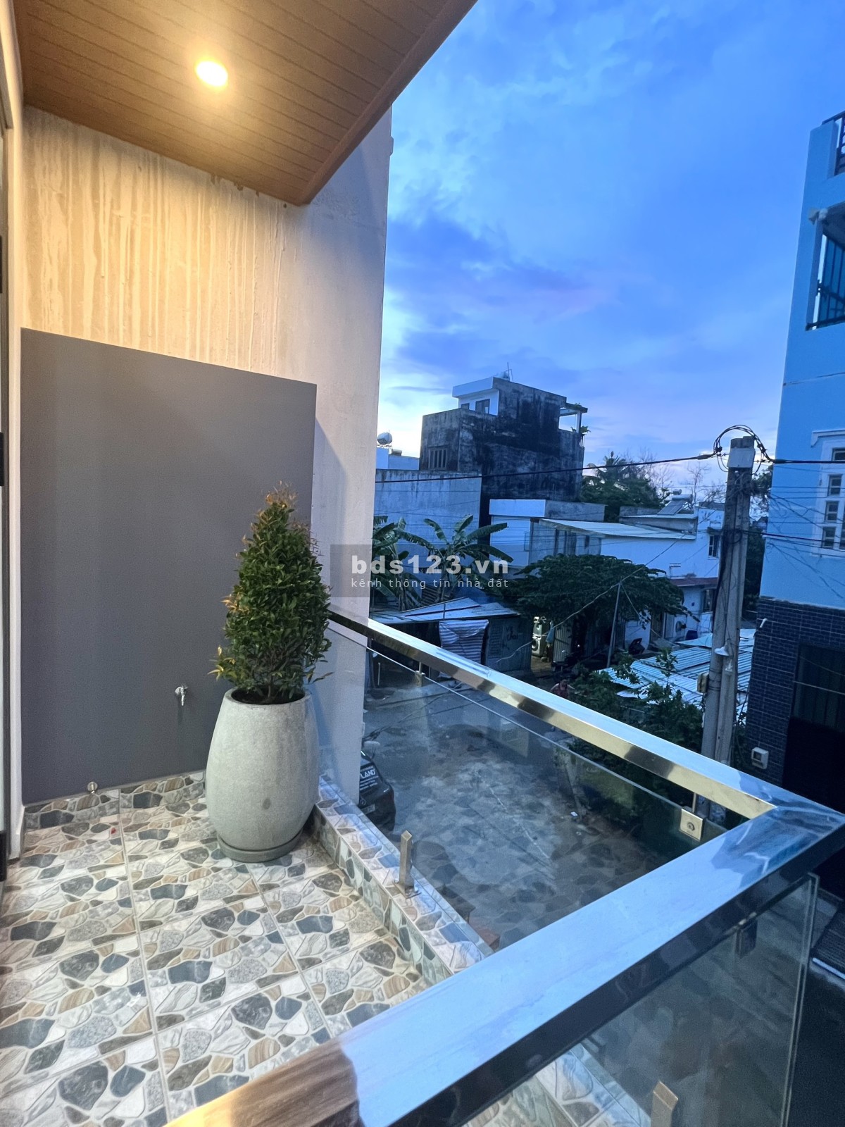 Cần bán gấp nhà 1 trệt 2 lầu mới xây, 54m2 4PN - 3WC, sổ hồng hoàn công, giá 4 tỷ 8 thương lượng