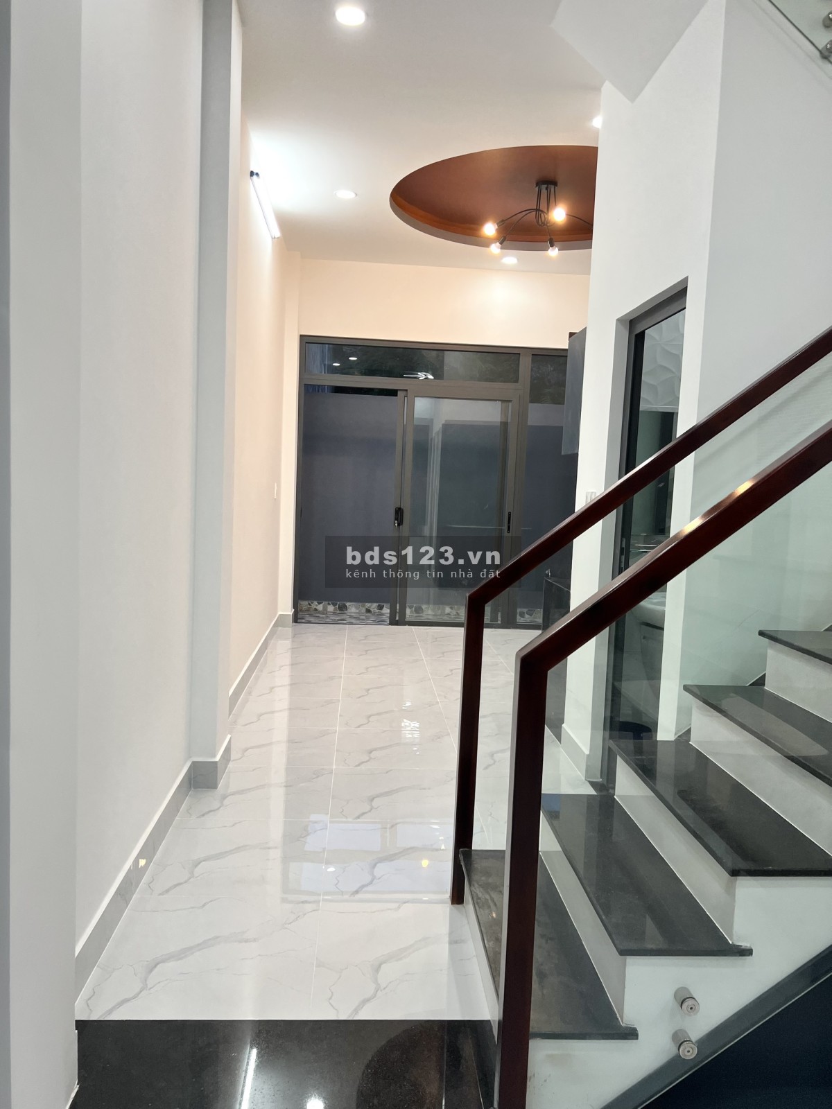 Cần bán gấp nhà 1 trệt 2 lầu mới xây, 54m2 4PN - 3WC, sổ hồng hoàn công, giá 4 tỷ 8 thương lượng