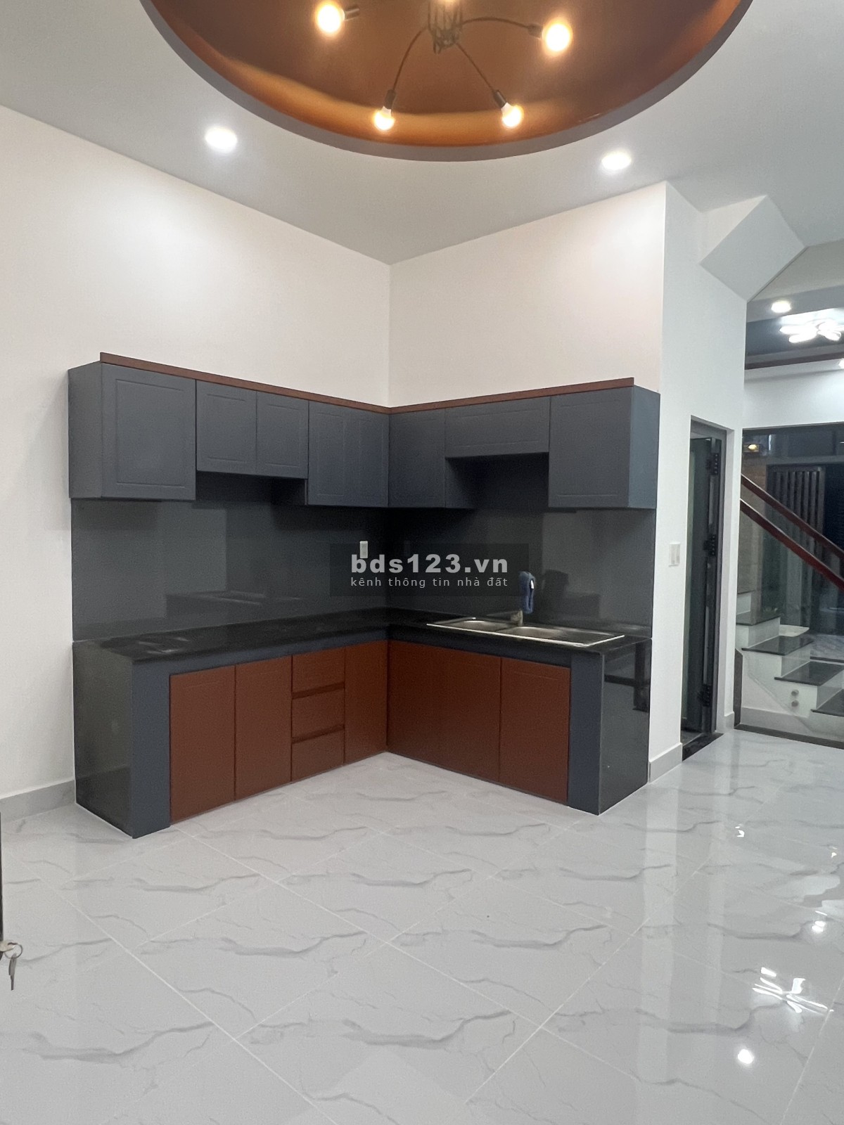 Cần bán gấp nhà 1 trệt 2 lầu mới xây, 54m2 4PN - 3WC, sổ hồng hoàn công, giá 4 tỷ 8 thương lượng