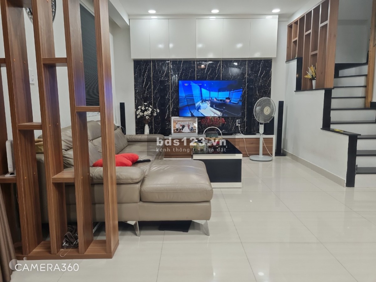 Cho thuê căn hộ sân vườn, Penhouse Sky 9 125m2 2PN - 2WC, 1 Trệt 1 lầu - sân vườn, Full nội thất