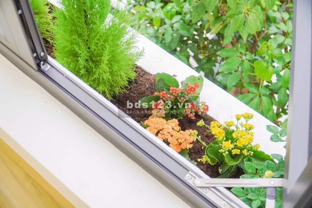 Bán nhà 2 lầu mới xây, mặt tiền đường Cách Mạng Tháng 8 chỉ 8ty8