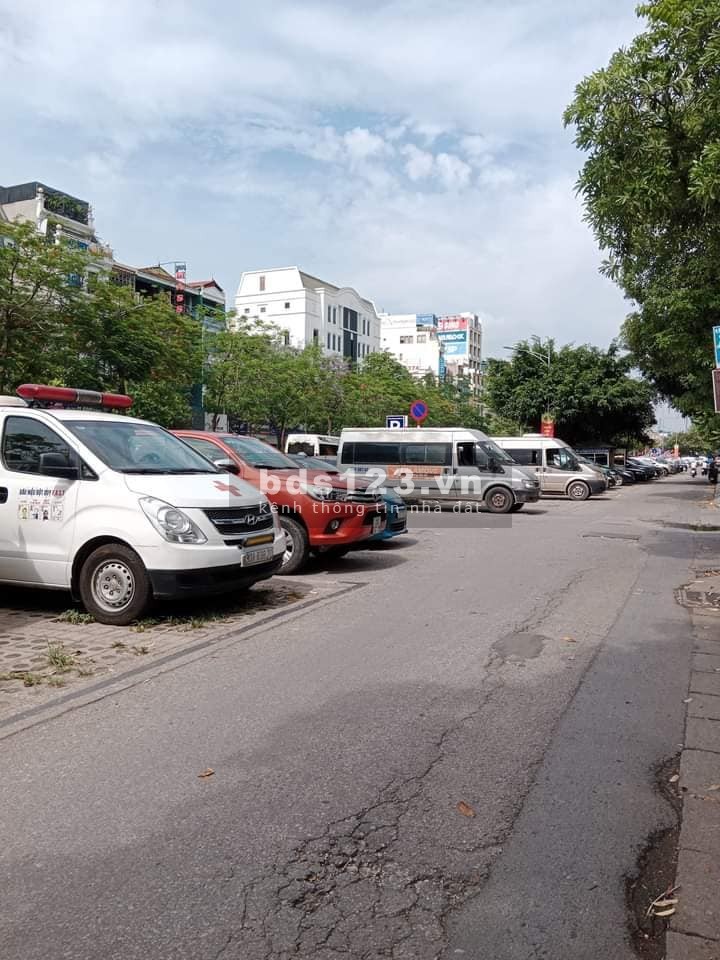 Bán nhà mặt phố Trần Khát Chân, Hai Bà Trưng 93m, 3 tầng, mặt tiền 8.5m, giá 18 tỷ
