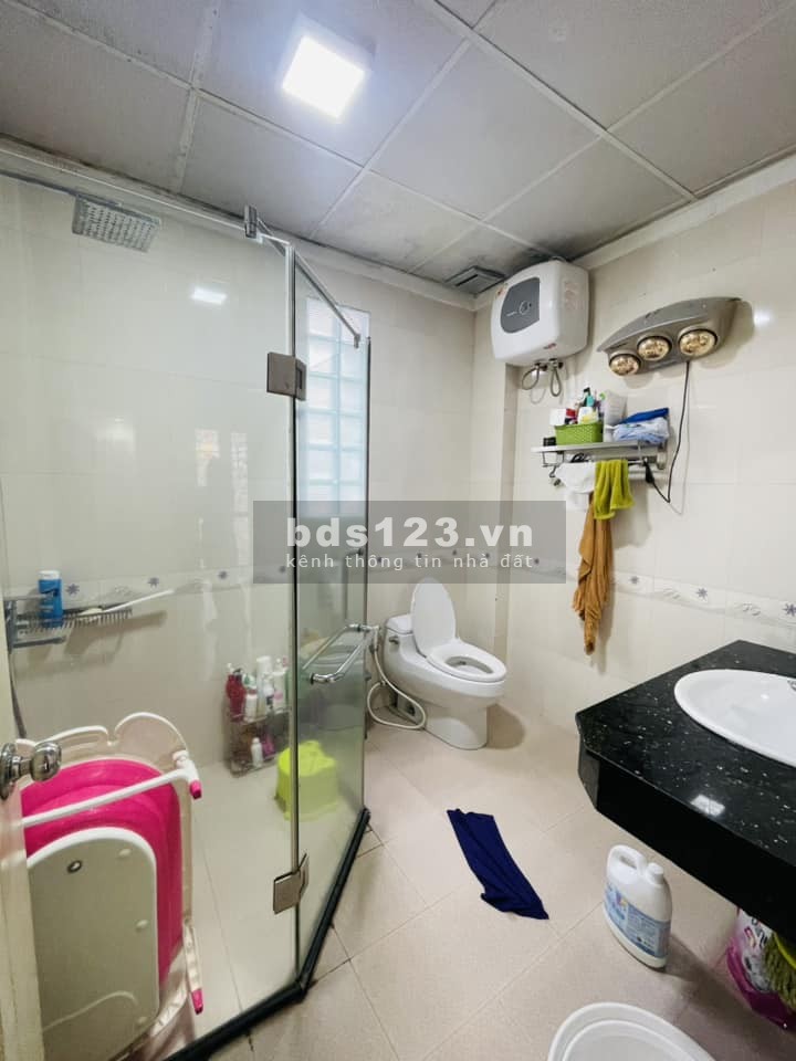 Bán nhà Hoàng Cầu, Trần Quang Diệu. Dt 85m, 4T, Mt 6,6m. Lô góc, Ô tô tránh đỗ, KDoanh, Xây Toà Vp