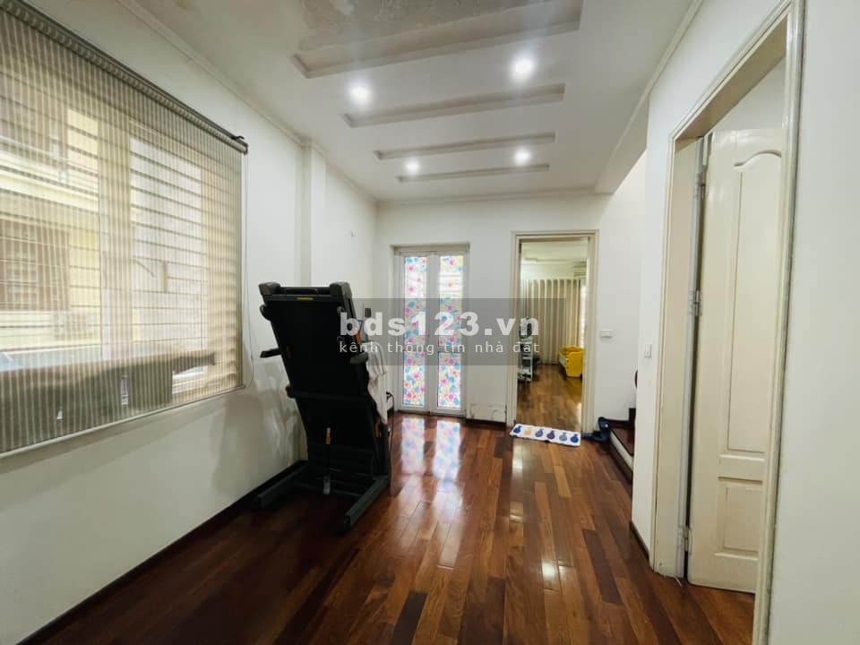 Bán nhà Hoàng Cầu, Trần Quang Diệu. Dt 85m, 4T, Mt 6,6m. Lô góc, Ô tô tránh đỗ, KDoanh, Xây Toà Vp