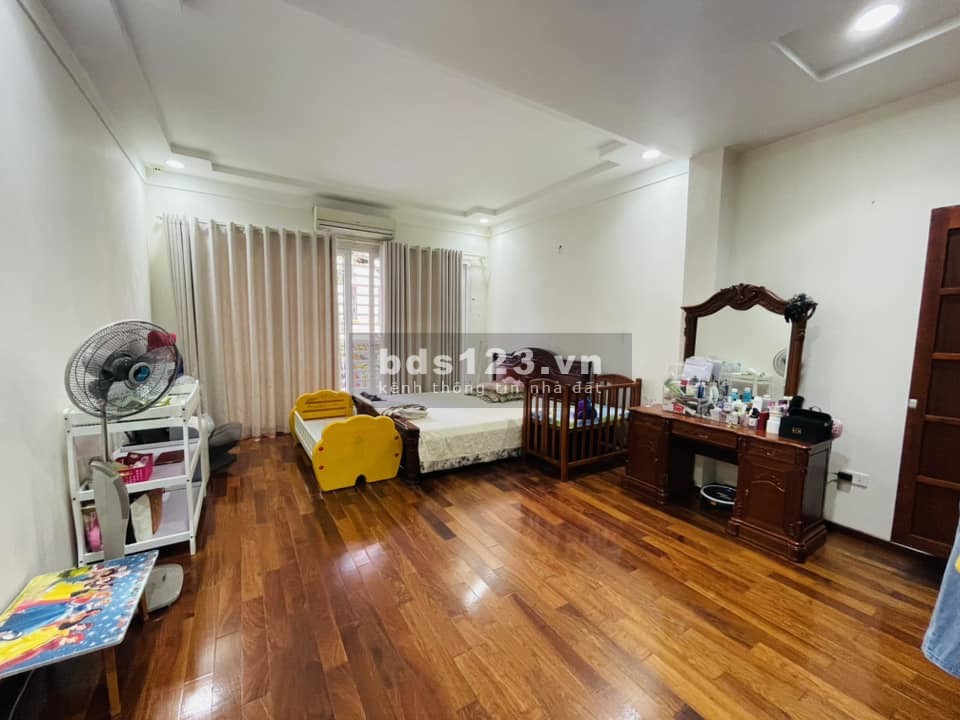 Bán nhà Hoàng Cầu, Trần Quang Diệu. Dt 85m, 4T, Mt 6,6m. Lô góc, Ô tô tránh đỗ, KDoanh, Xây Toà Vp