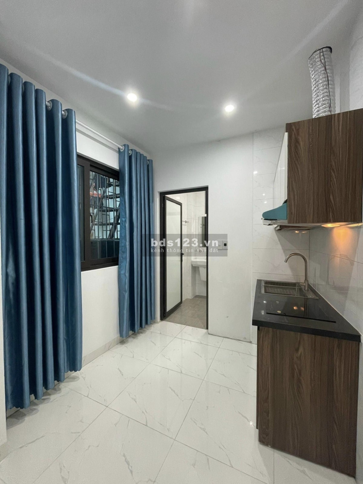 Bán nhà chung cư Mi Ni đường Láng, Đống Đa 94m2, 7 tầng, mặt tiền 5 m, giá 16 tỷ.
