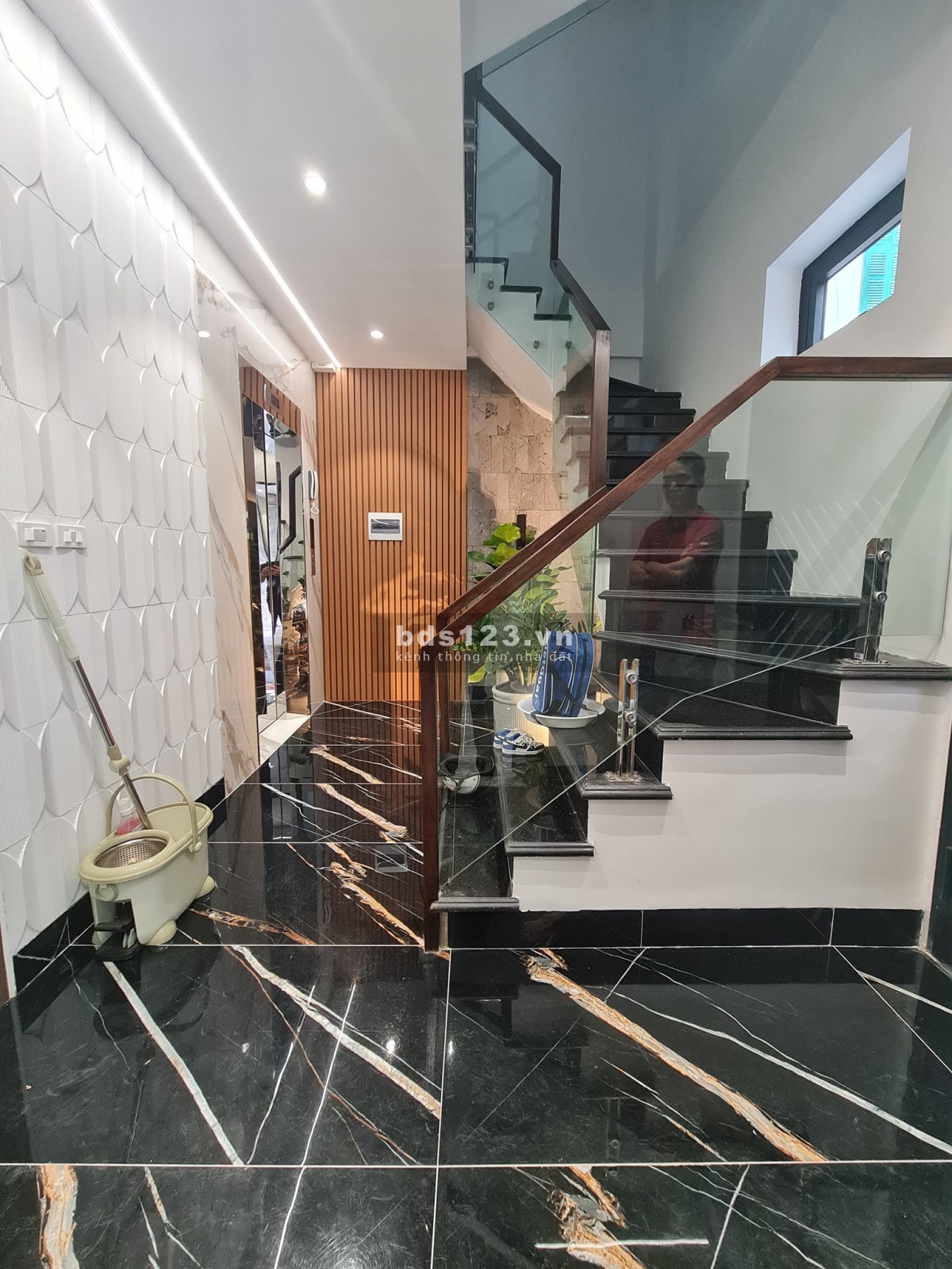 Nhà đẹp kinh doanh văn phòng Tôn Đức Thắng, Đống Đa 64m2, 8 tầng, mt 13m, giá 23 tỷ.