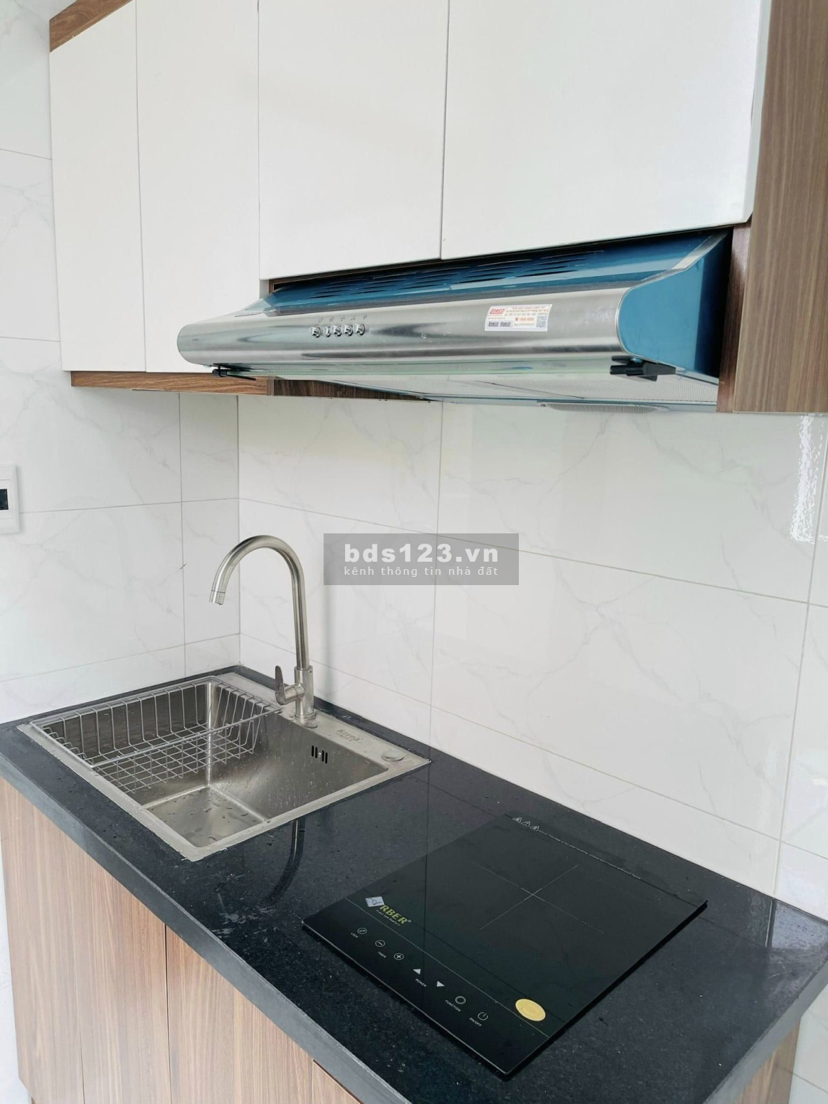 Bán nhà chung cư Mi Ni đường Láng, Đống Đa 94m2, 7 tầng, mặt tiền 5 m, giá 16 tỷ.