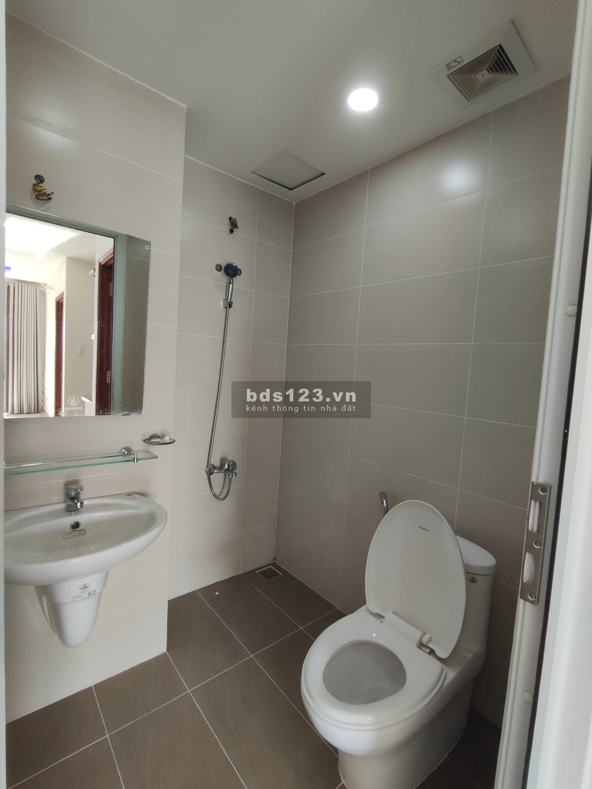 Cần bán gấp căn 2PN,2WC tặng nội thất giá 1,730 tỷ (bao hết) - SHR sở hữu lâu dài - Cho vay 1,2 tỷ
