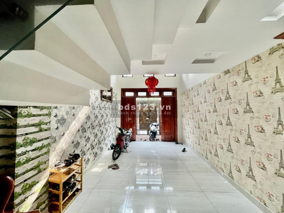 Chính chủ cần vốn làm ăn bán gấp căn nhà Huỳnh Văn Nghệ