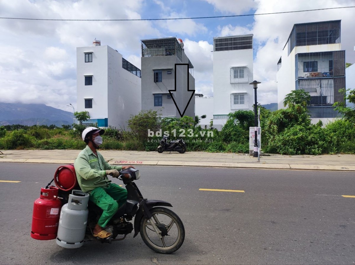 Bán đất mặt tiền đường Thích Quảng Đức (Số 4) ngang 8m dài 16m KĐT Lê Hồng Phong I