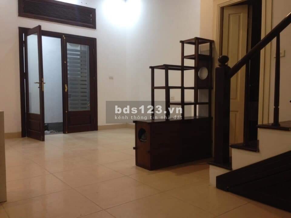 Cho thuê nhà nguyên căn, Nguyễn Chí Thanh, Đống Đa, 40m2 x 5T, Giá: 16 Tr/Th (Có TL)