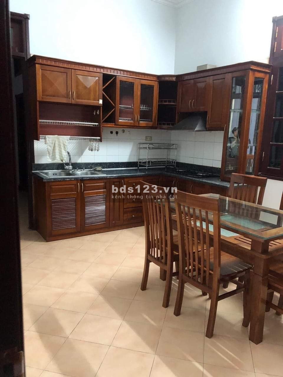 Cho thuê nhà nguyên căn, Nguyễn Chí Thanh, Đống Đa, 40m2 x 5T, Giá: 16 Tr/Th (Có TL)