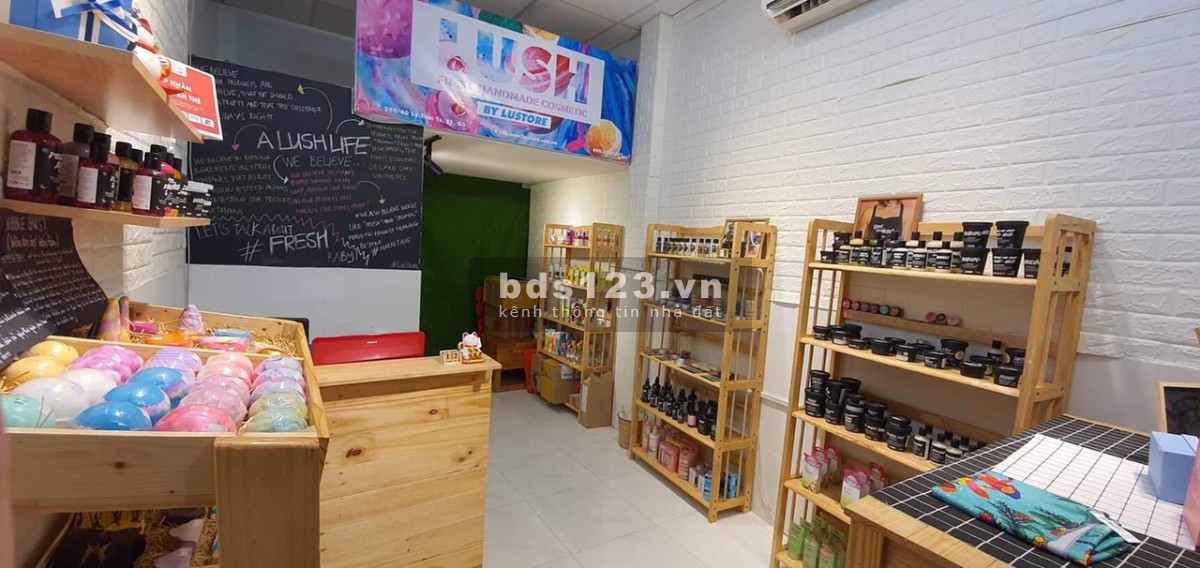 Cho thuê mặt bằng KD ngay hẻm 290 Lý Thái Tổ, Q3