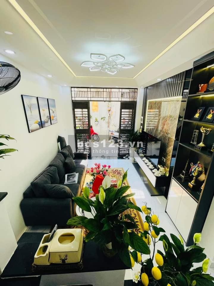 Bán nhà đẹp đường Hoàng Mai 24m, 4 tầng, mặt tiền 3.1m, giá 2.98 tỷ.