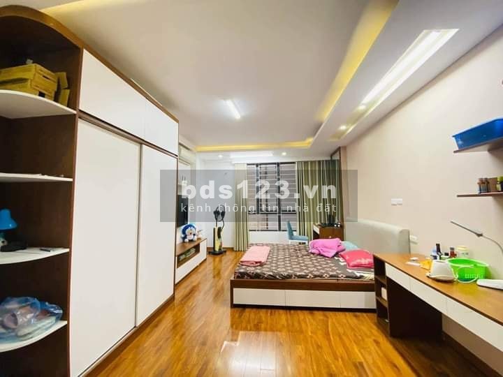 Bán nhà Lĩnh Nam, Đẹp long lanh - Tặng nội thất tiền tỷ, 30m2 x 5 tầng, 3.15 tỷ