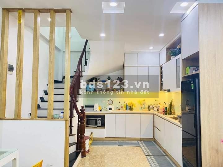 Bán nhà Lĩnh Nam, Đẹp long lanh - Tặng nội thất tiền tỷ, 30m2 x 5 tầng, 3.15 tỷ