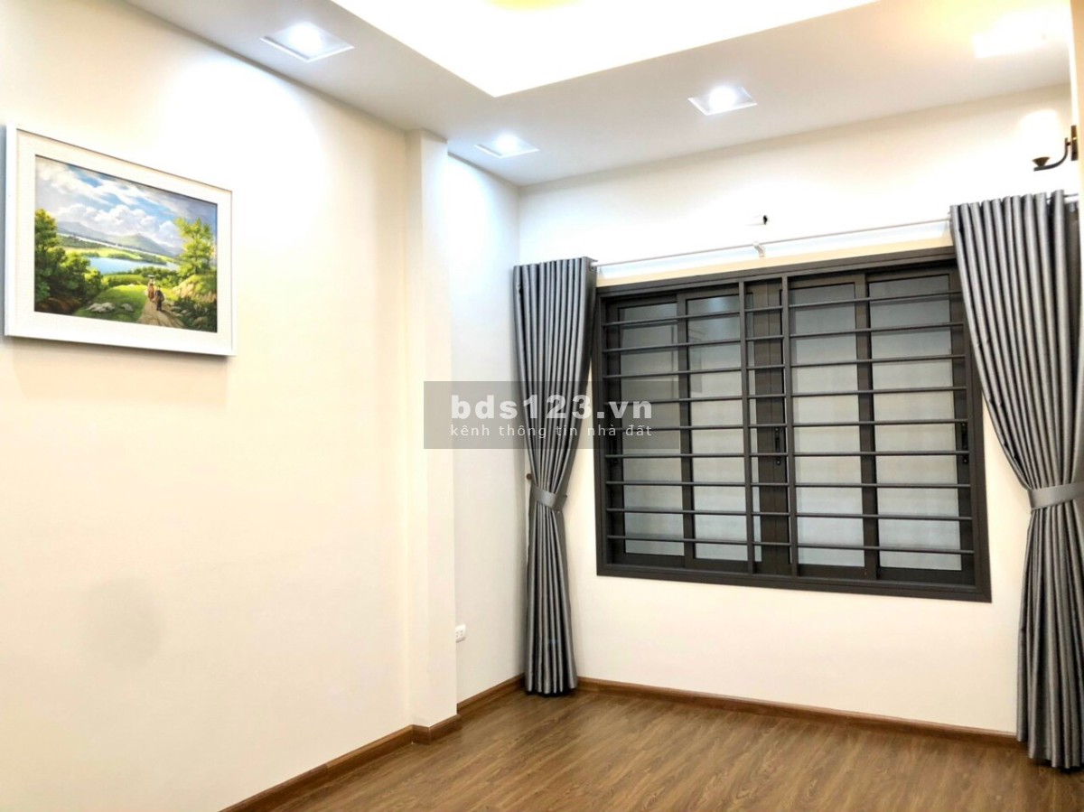 Bán nhà Vĩnh Hưng, Tặng Full nội thất tiền tỷ, 30m2 x 6 tầng, 3.23 tỷ