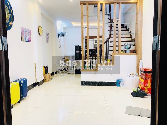 NHÀ ĐẸP NHƯ MỚI DƯƠNG QUẢNG HÀM CHỈ VIỆC DỌN ĐẾN Ở FULL ĐỒ NỘI THẤT