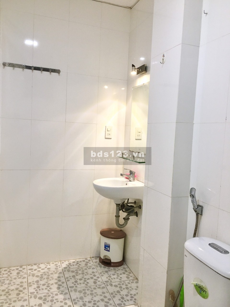 Còn 1 phóng duy nhất Lâm Văn Bền tiện sang Nguyễn Văn Linh, Trần Xuân Soạn, Nguyễn Thi Thập, Quận 7.