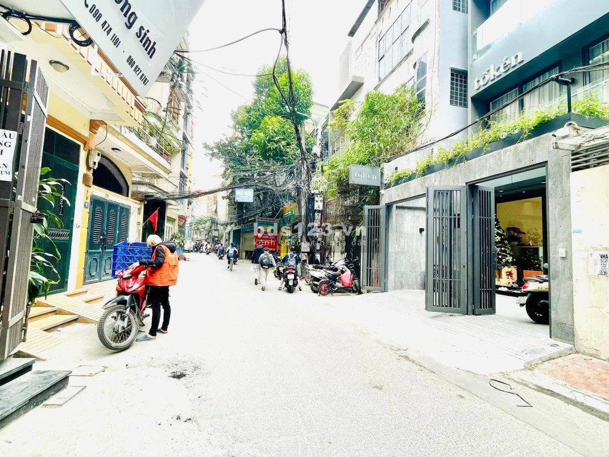 Bán nhà phố Hoàng Cầu 6t thang máy, oto tránh, kd, vỉa hè siêu rộng, 95m2 giá chỉ 27.3 tỷ