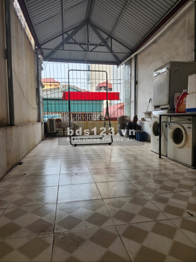 Bán nhà hiếm khu phố sầm uất Đê La Thành quận Đống Đa 41m2 x 4 tầng, nhỉnh 6 tỷ, ngõ ô tô