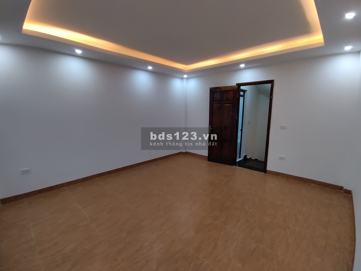 Chính chủ cần bán nhà - Minh Khai - Gần mặt ngõ oto tránh, DT 62m2, giá 6 tỷ