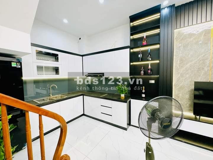 Bán nhà Tứ Hiệp, Chủ nhà có lộc làm ăn - Thoáng mát - Yên Tĩnh, 30m2, 2.3 tỷ