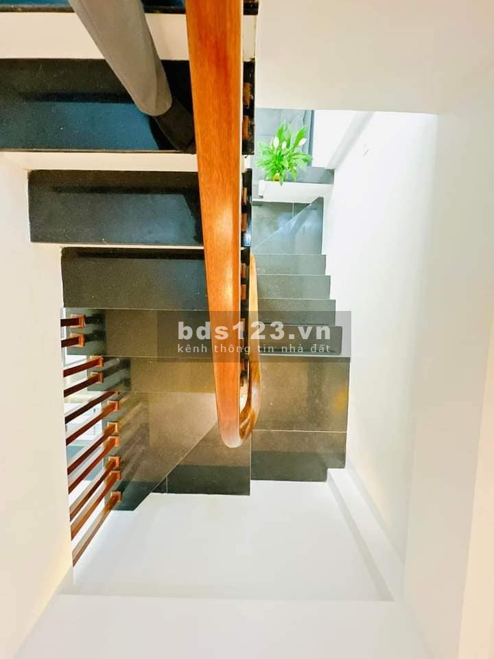 Bán nhà Tứ Hiệp, Chủ nhà có lộc làm ăn - Thoáng mát - Yên Tĩnh, 30m2, 2.3 tỷ