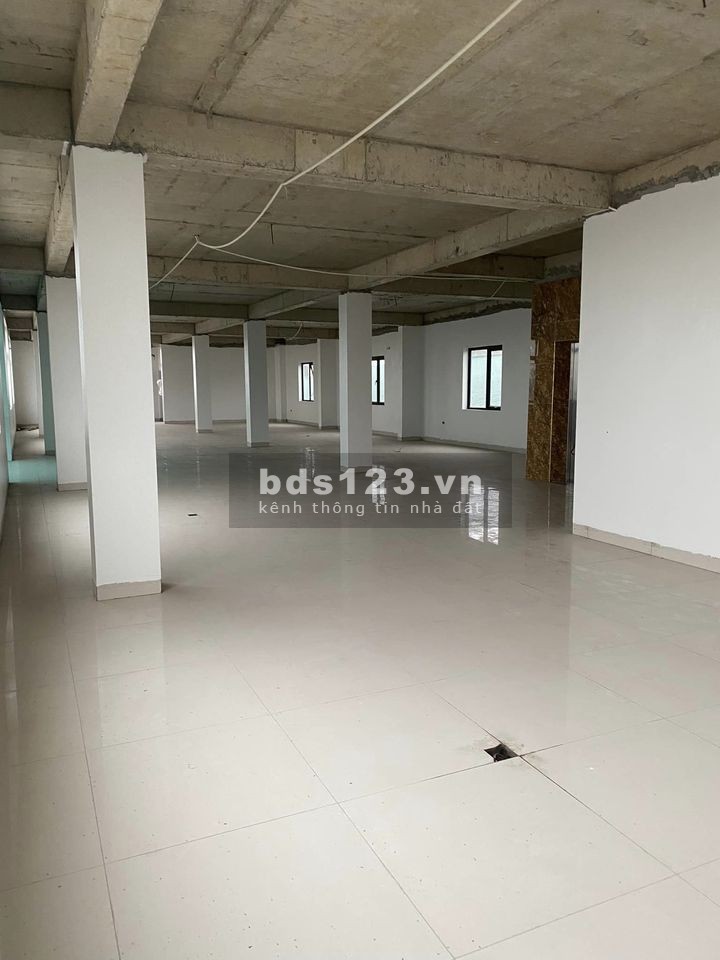 Cho thuê tầng 1,2,3 làm văn phòng tại Quế Võ, showroom, siêu thị