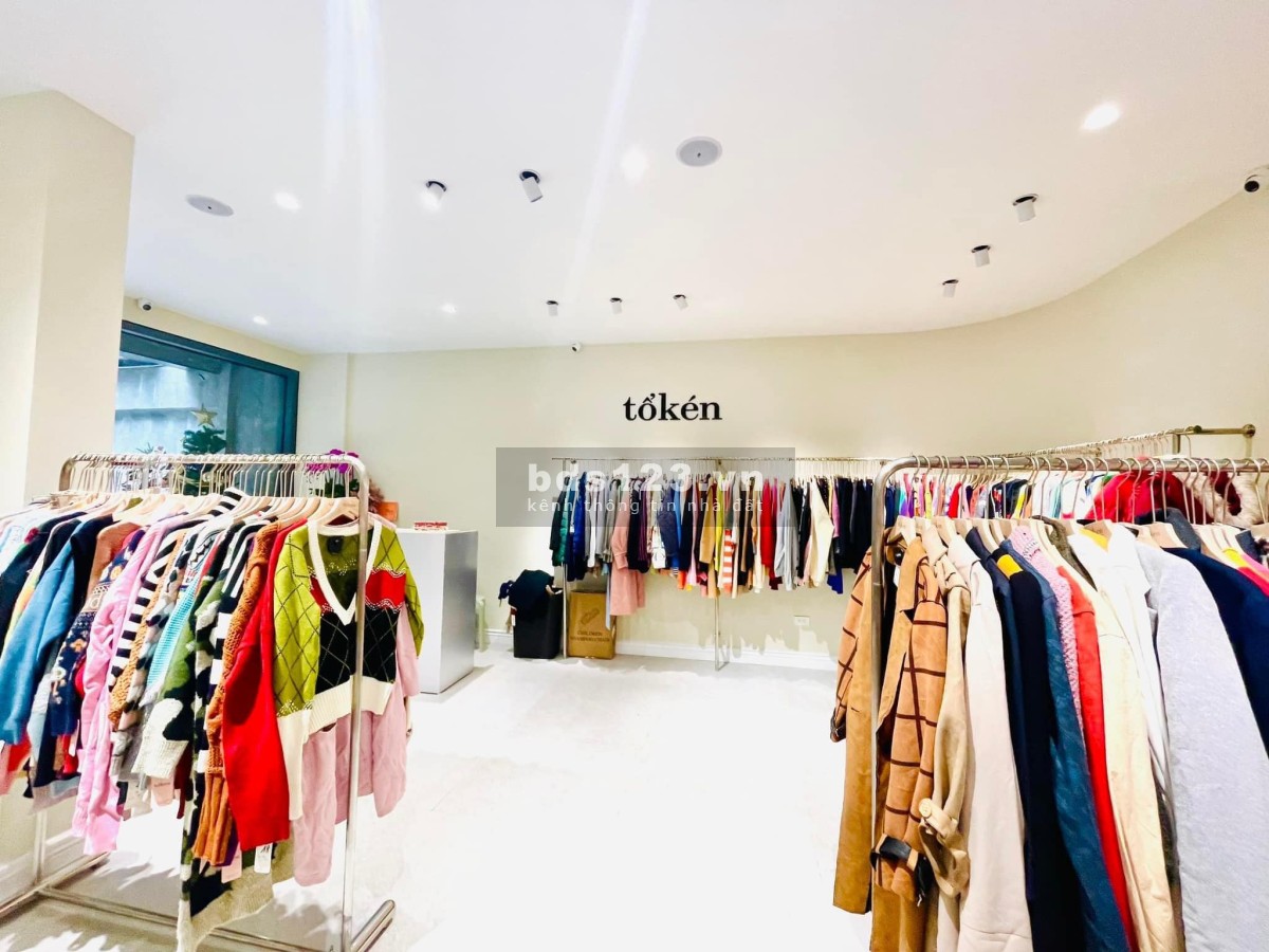 Bán nhà phố Hoàng Cầu 6t thang máy, oto tránh, kd, vỉa hè siêu rộng, 95m2 giá chỉ 27.3 tỷ