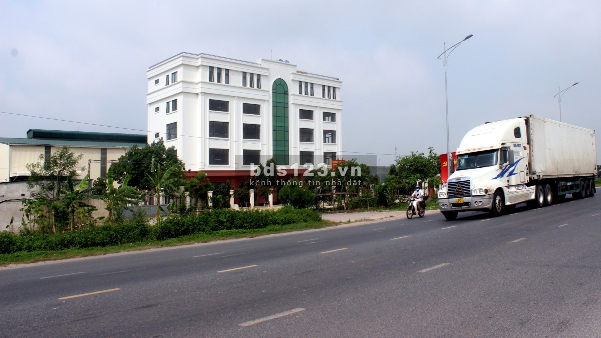 Cho thuê tầng 1,2,3 làm văn phòng tại Quế Võ, showroom, siêu thị