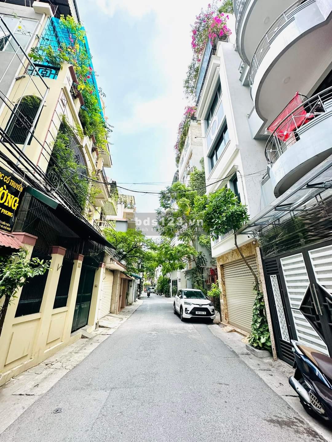 Bán nhà mặt phố Yên Lạc - HBT.DT 52m² x 7 tầng.MT 3.6m 15tỷ có thương lượng .LH 0358202369.