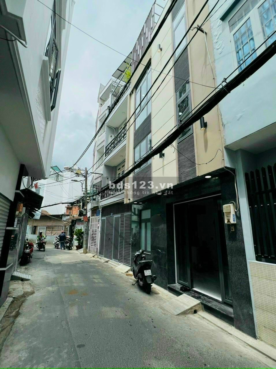 CHỦ NHÀ BÁN GẤPĐƯỜNG HOÀNG HOA THÁM, P.5, PHÚ NHUẬNDiện tích: 5,8x4,9mGiá: 3 tỷ 450